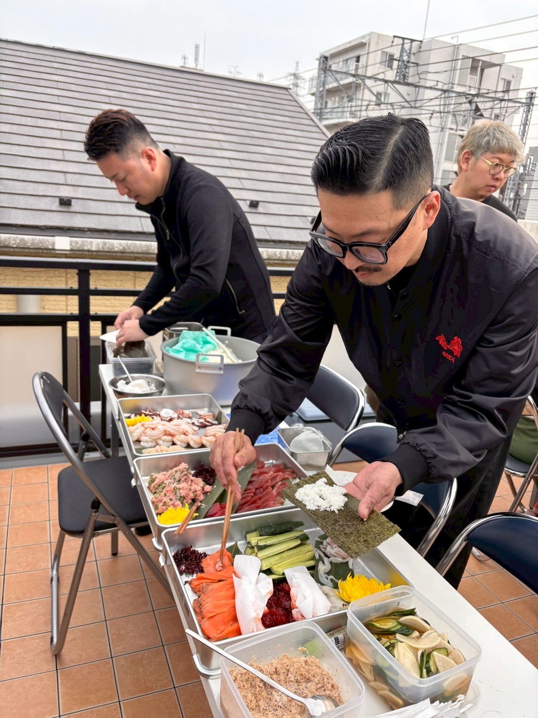 美味しい食事でチームワークを促進！